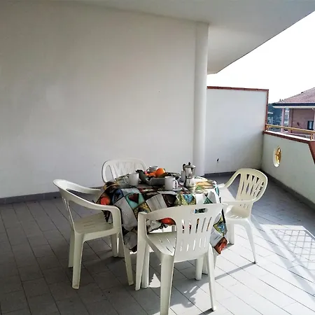 Modern At Rosa Di Martinsicuro Near Sea