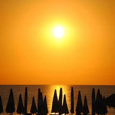 Modern At Rosa Di Martinsicuro Near Sea *