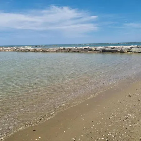 Modern At Rosa Di Martinsicuro Near Sea