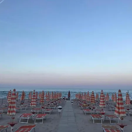 Modern At Rosa Di Martinsicuro Near Sea Lägenhet *