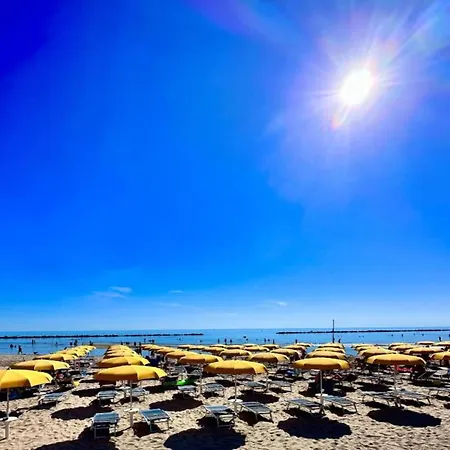 Modern At Rosa Di Martinsicuro Near Sea *