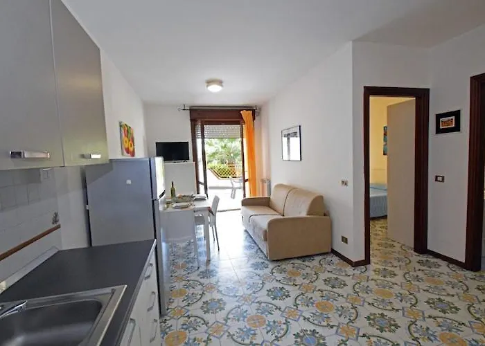 Modern At Rosa Di Martinsicuro Near Sea